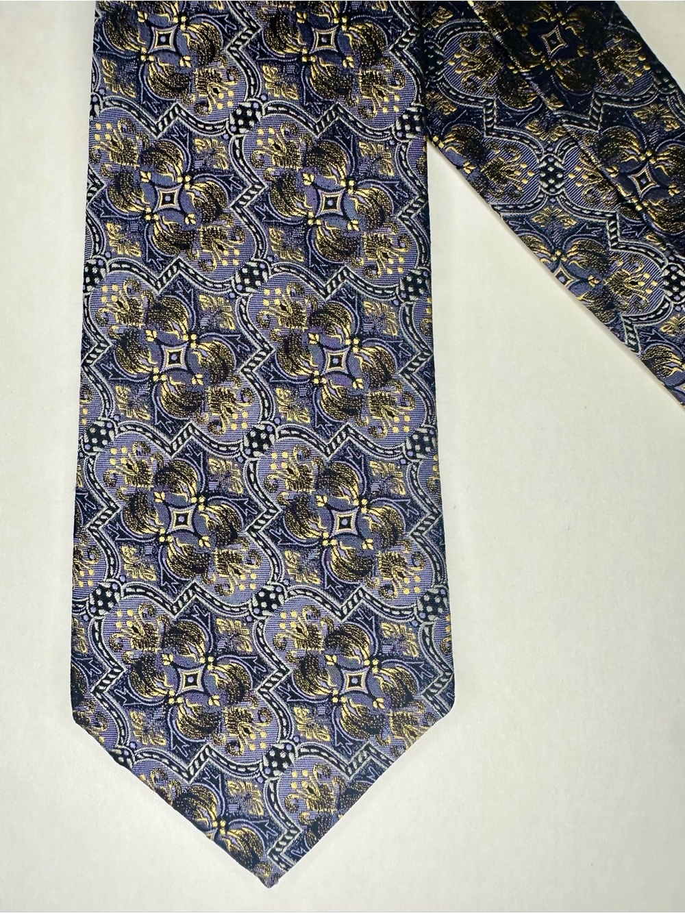 nwt ROBERT TALBOTT—BEST OF CLASS Navy & Gold All Silk Hand Sewn Classic Tie,